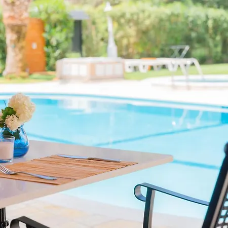 Valentino Corfu Aparthotel Ipsos