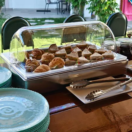 Valentino Corfu イプソス