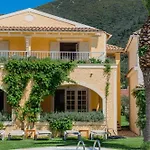 מלון דירות Valentino Corfu 4*