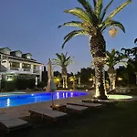 מלון דירות Valentino Corfu